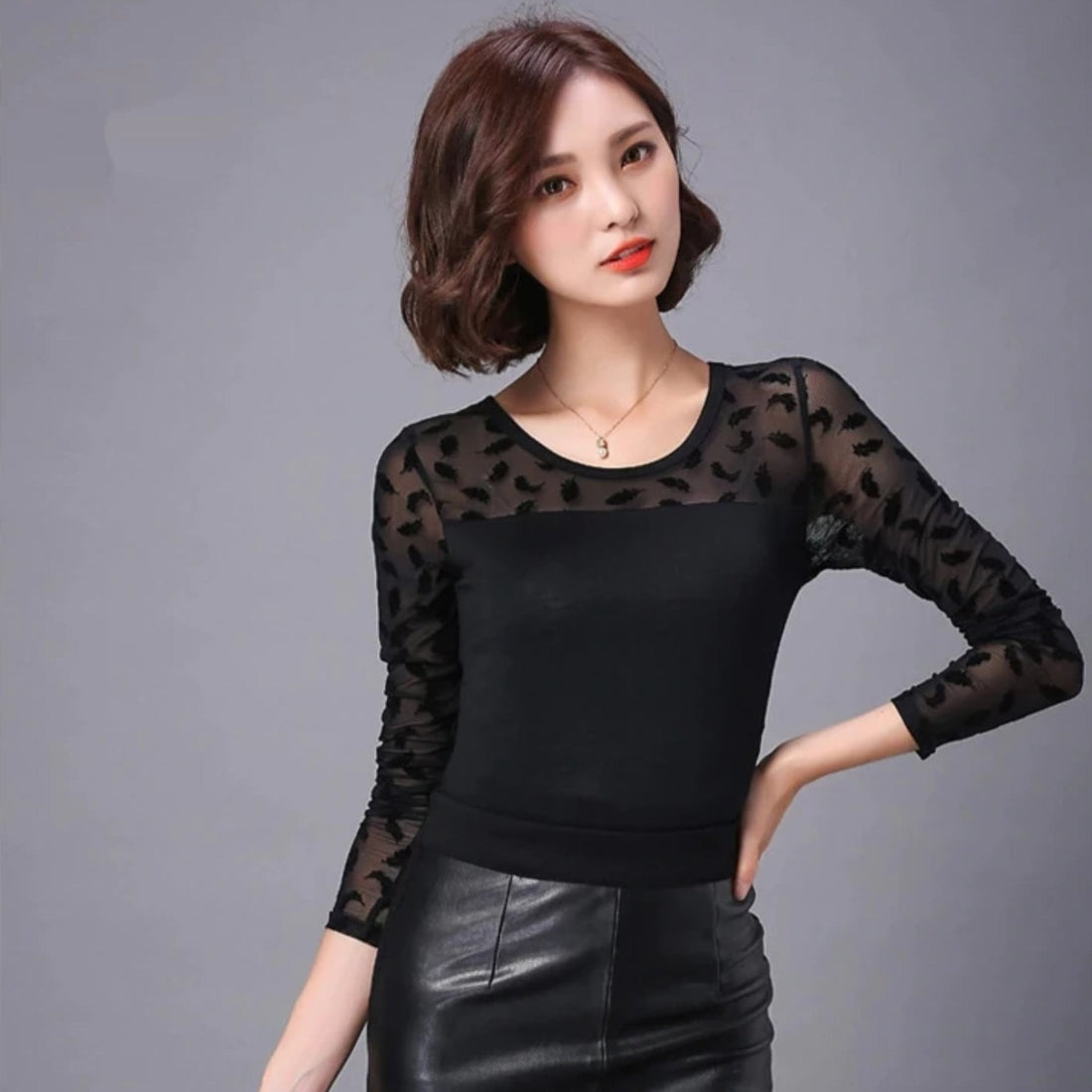 Women's Summer Casual Lace O-Neck Long-Sleeved Blouse