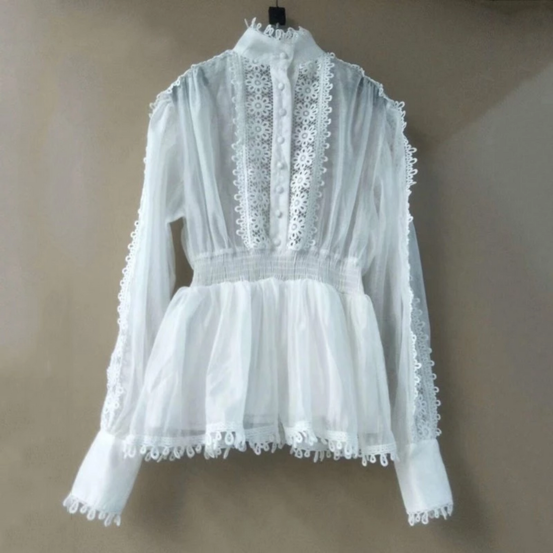 Women's Spring Polyester Lace Long-Sleeved Blouse