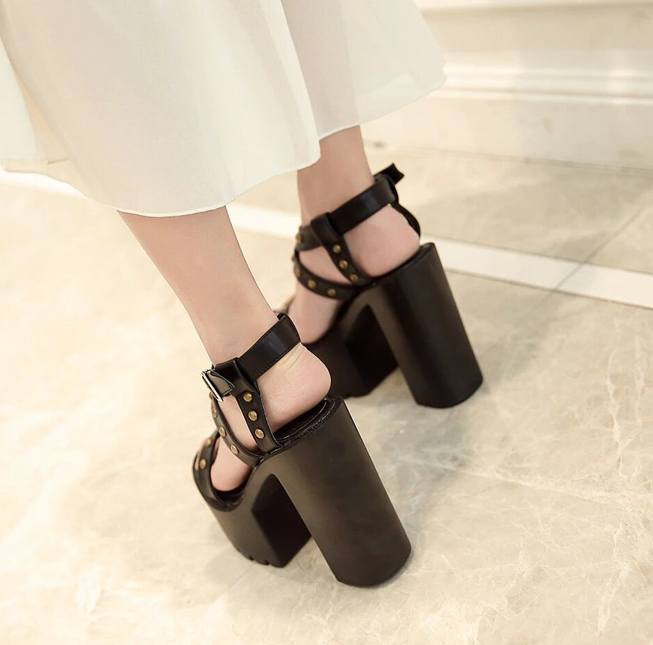 Women's Summer Soft Leather Sandals With Square Heels