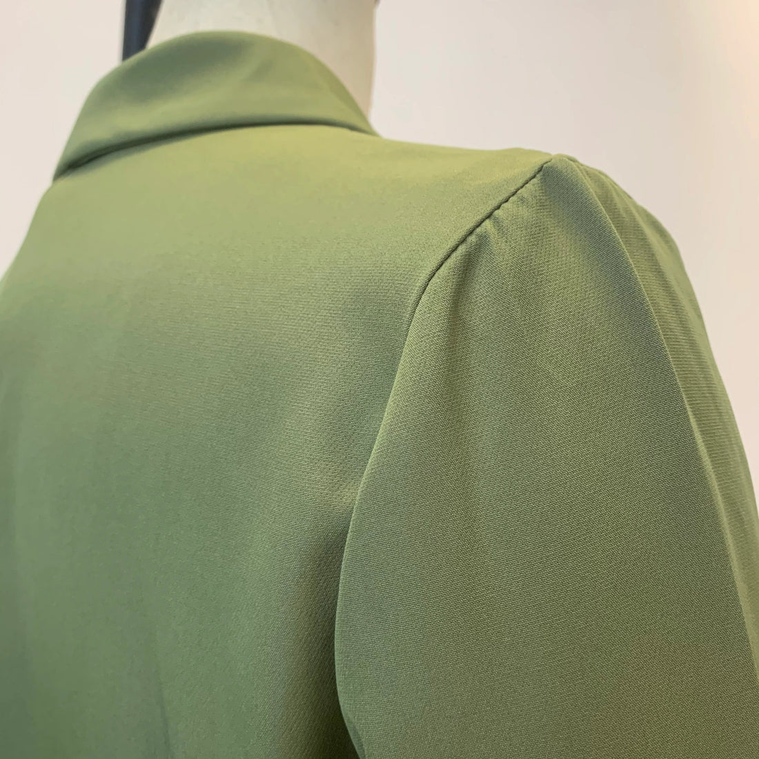 Women's Green V-Neck A-Line Pleated Midi Dress